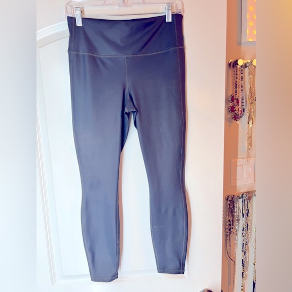 Athleta Pants - Athleta cropped leggings in grey